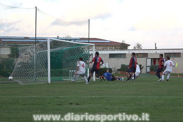 Omar Floris segna il gol dell'1-1
